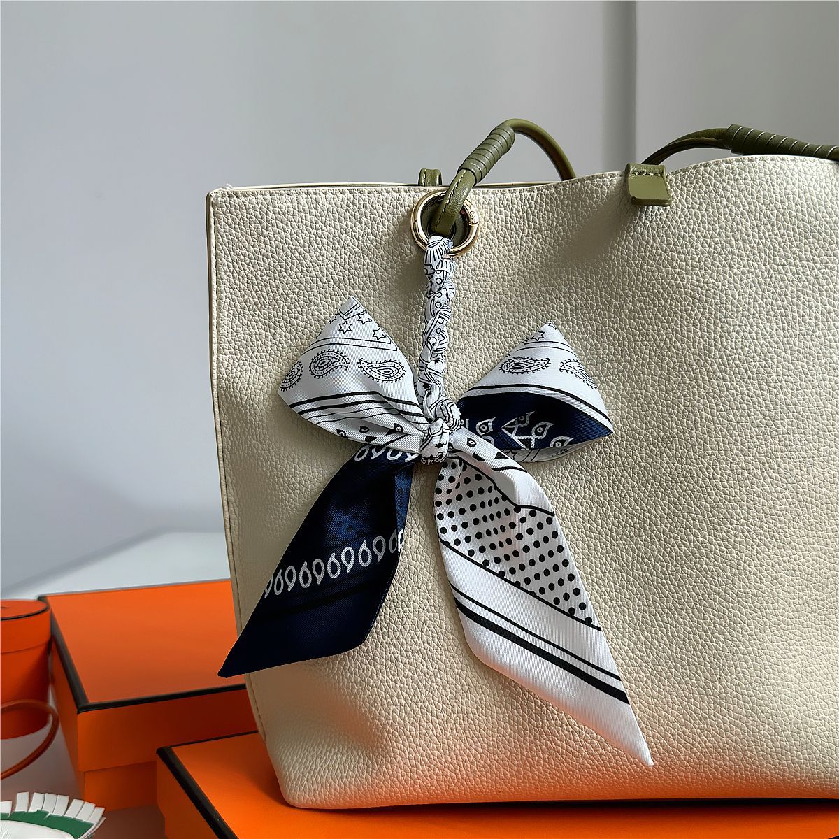 Elegant Silk Scarf Bow Bag Cha - Women'S Ysl Fashion recensie en prijs