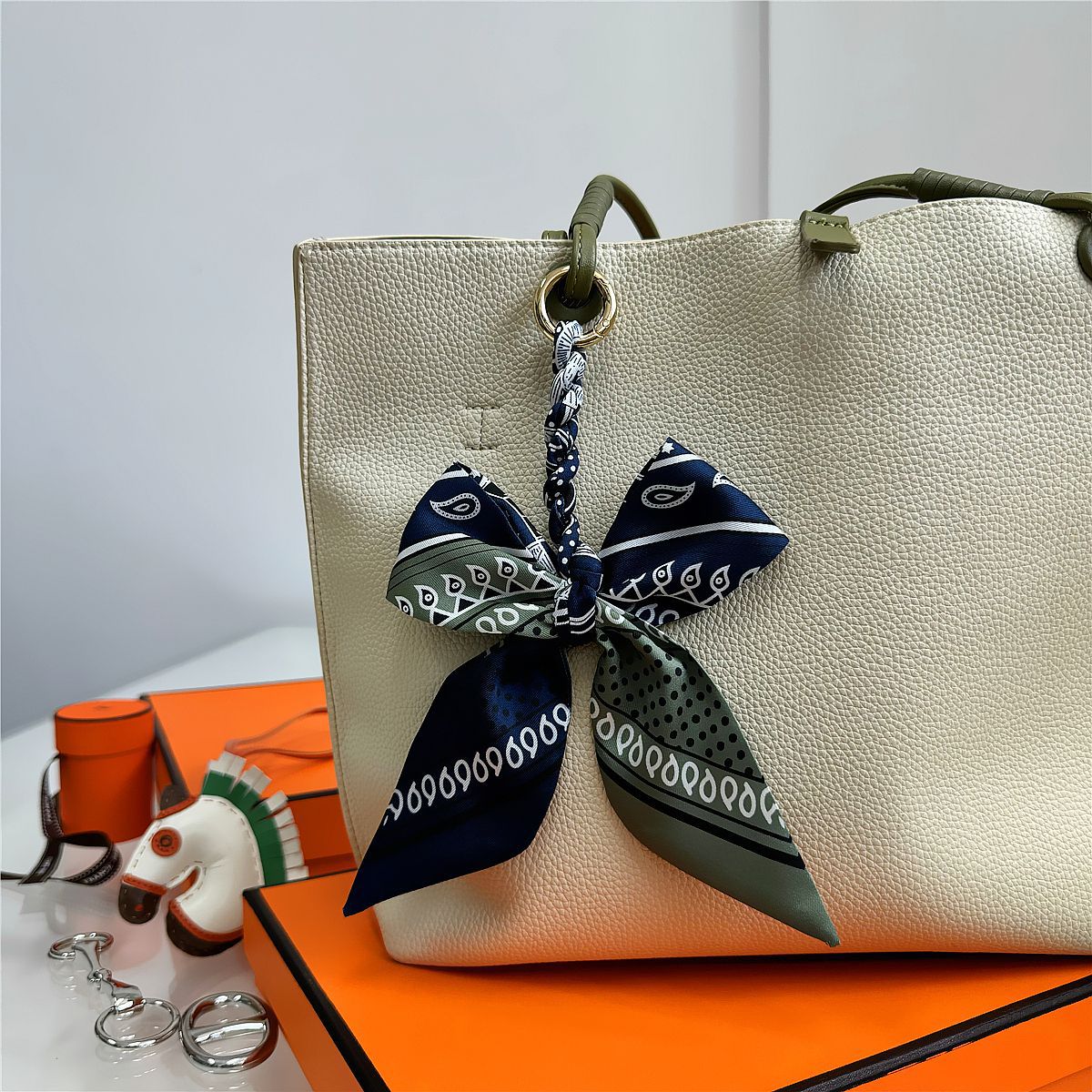 Elegant Silk Scarf Bow Bag Cha - Women'S Ysl Fashion recensie en prijs