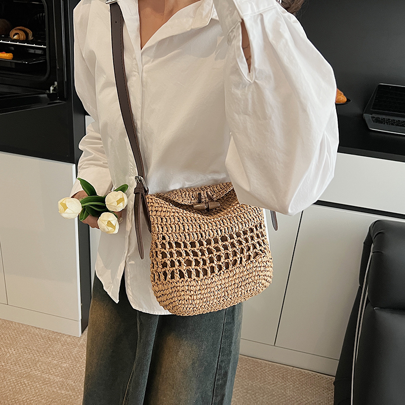 Small Woven Straw Bucket Bag L - Women'S Fashion Trends 2026 Spring Summer recensie en prijs