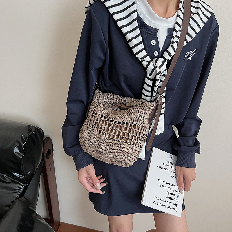 Small Woven Straw Bucket Bag L - Women'S Fashion Trends 2026 Spring Summer recensie en prijs