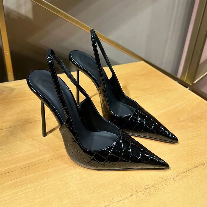 New Simple Pointed Back Hollow - Women Fashion Simple recensie en prijs